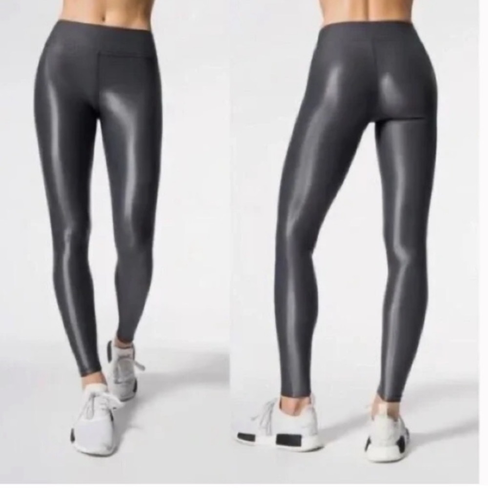 CARBON38 Liquid Steel High Rise 7/8 Leggings
Cloud Compression Size Small